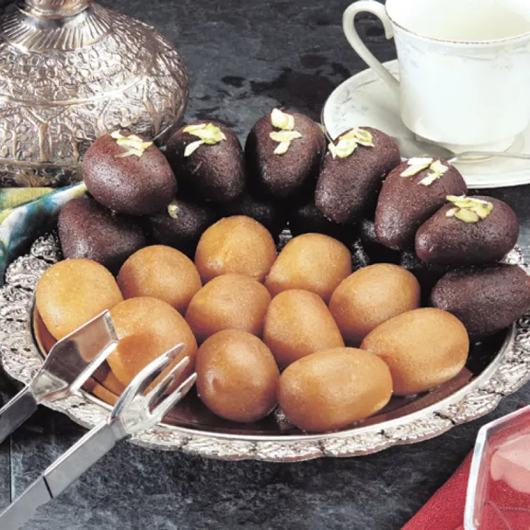 Гулаб джамун - жареные шарики в сахарном сиропе